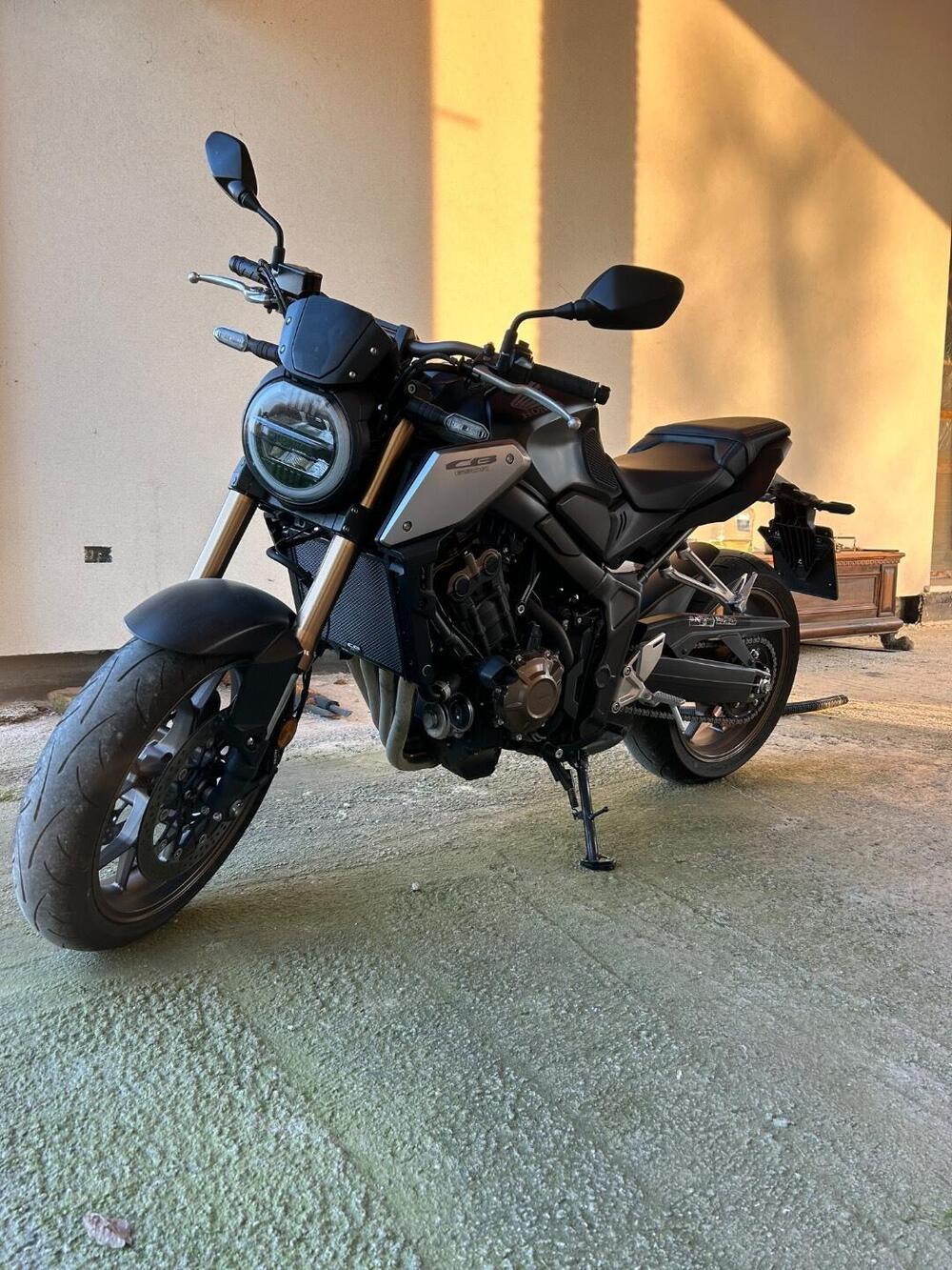 Honda CB 650 R (2021 - 23) (4)