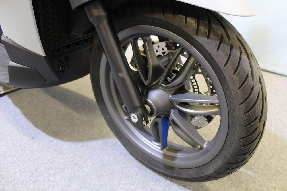 Piaggio Beverly 400 S (2025 - 26) (7)