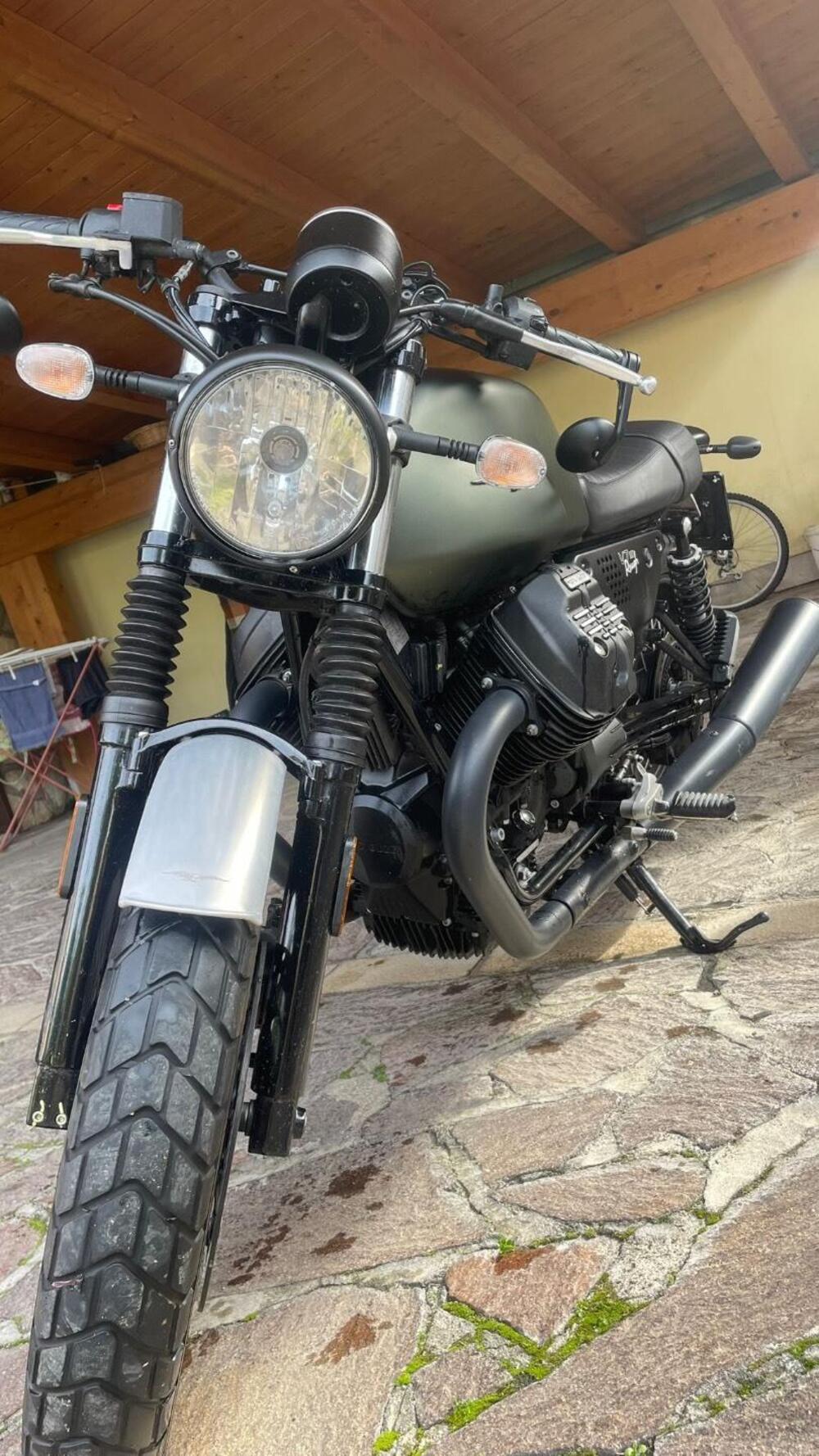 Moto Guzzi V7 III Rough (2018 - 20) (3)