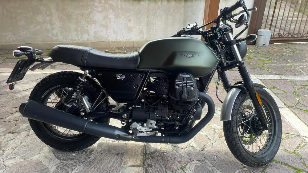 Moto Guzzi V7 III Rough (2018 - 20) (4)
