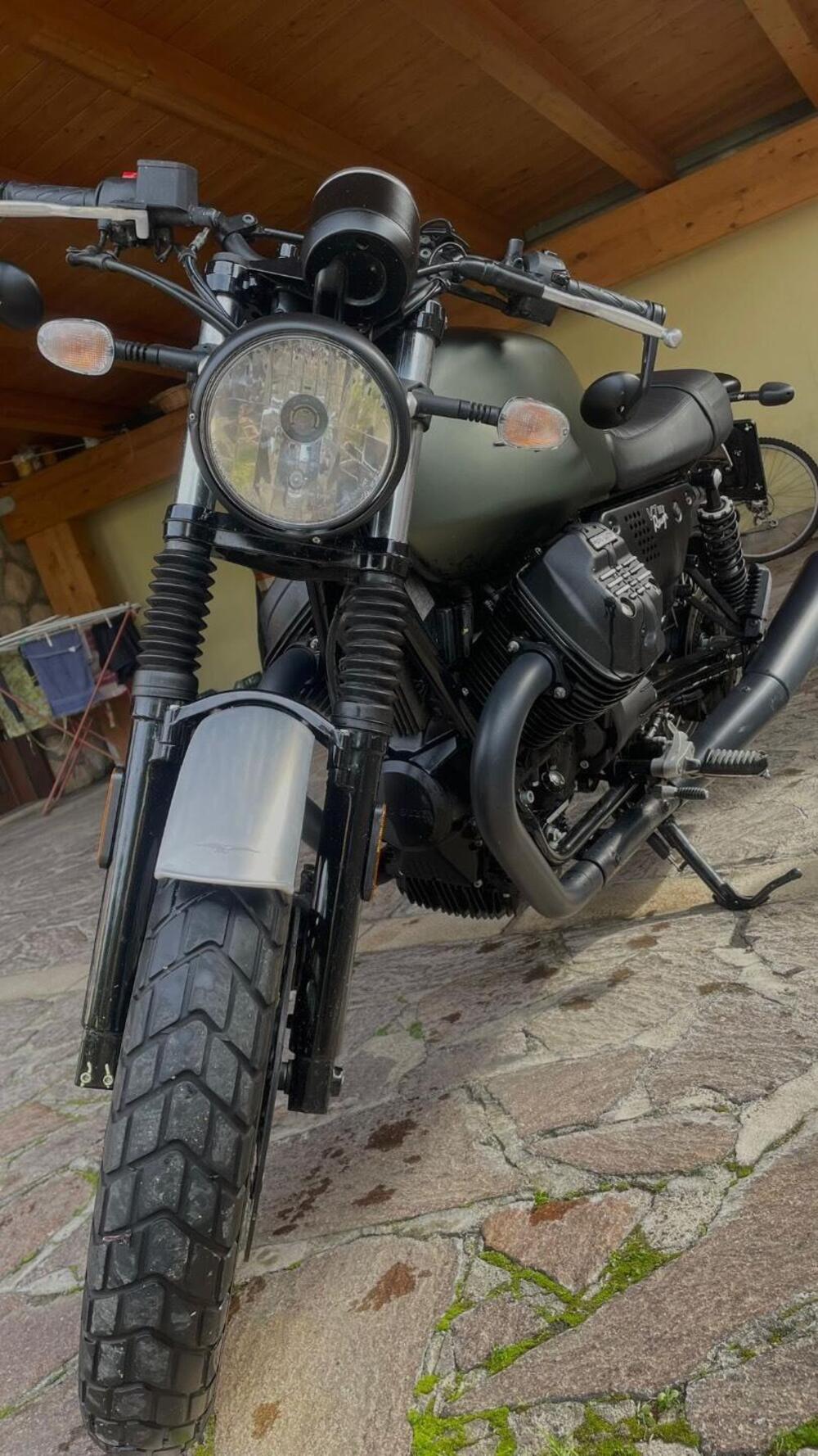 Moto Guzzi V7 III Rough (2018 - 20) (5)