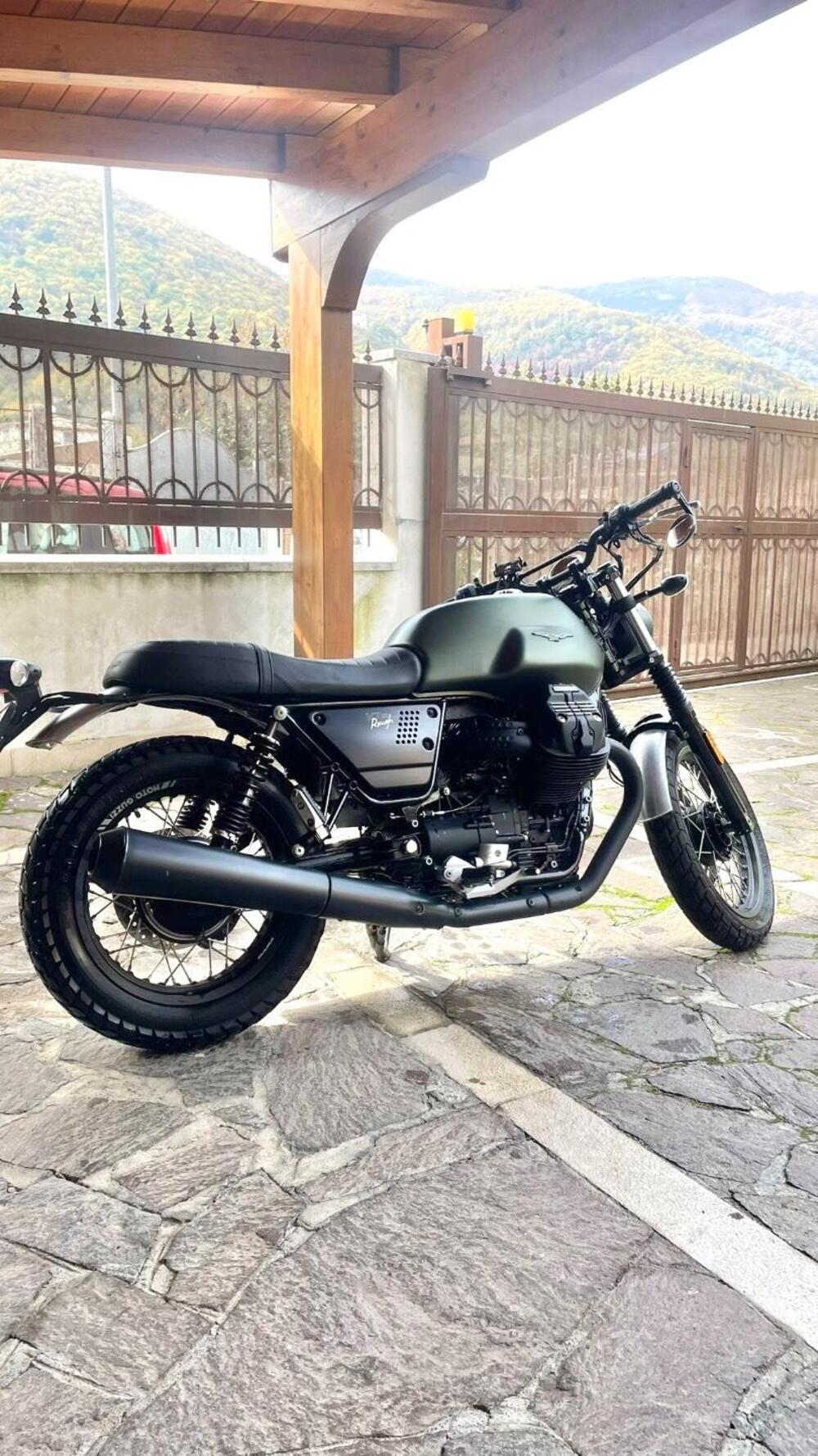 Moto Guzzi V7 III Rough (2018 - 20)