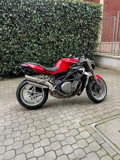 MV Agusta Brutale 910 S (2005 - 11) usata