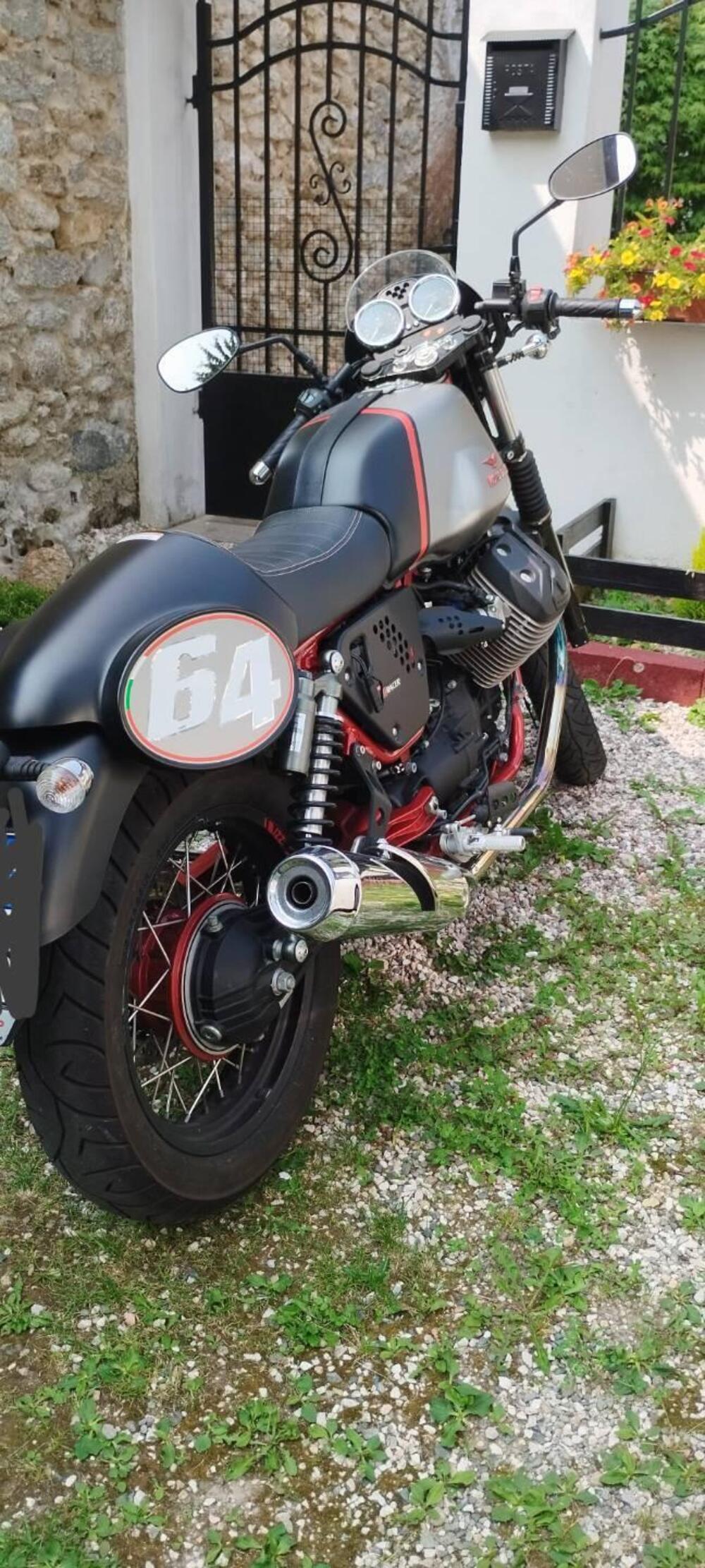 Moto Guzzi V7 II Racer (2015 - 17) (8)