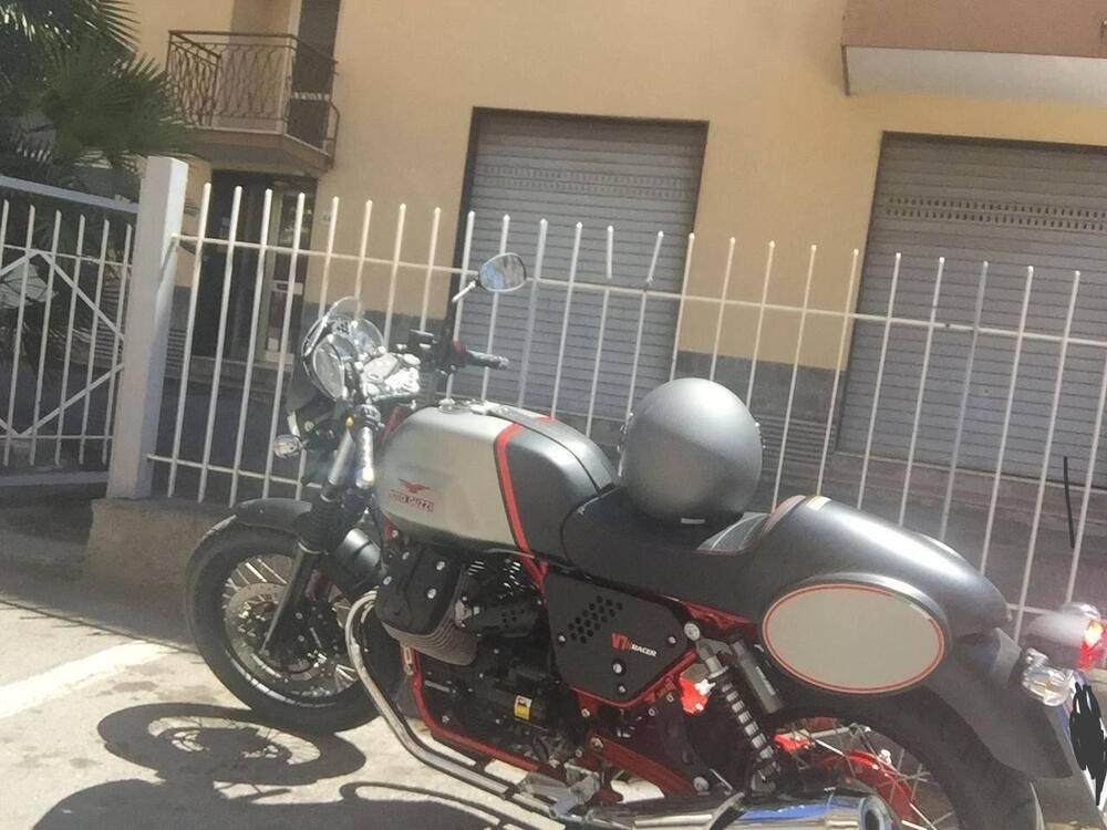 Moto Guzzi V7 II Racer (2015 - 17) (11)