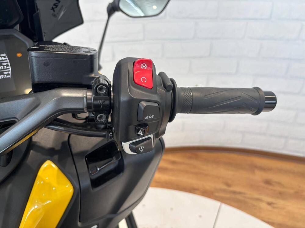 Yamaha T-Max 560 (2022 - 24) (10)