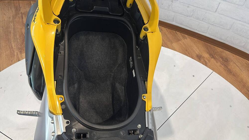 Yamaha T-Max 560 (2022 - 24) (19)