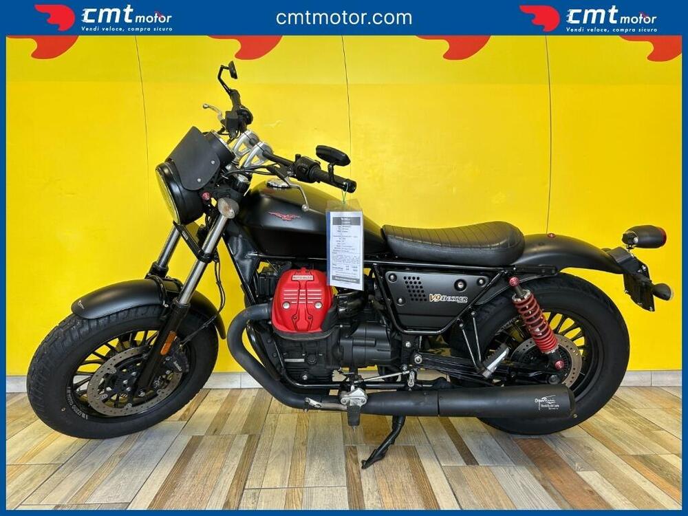 Moto Guzzi V9 Bobber (2016 - 18) (3)