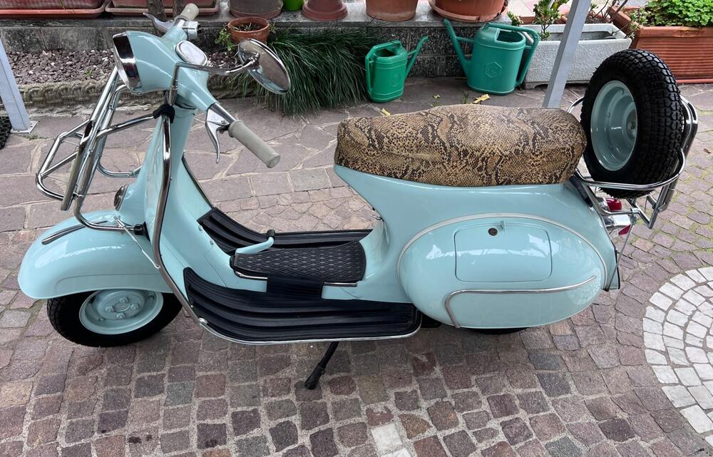 Piaggio Vespa (2)