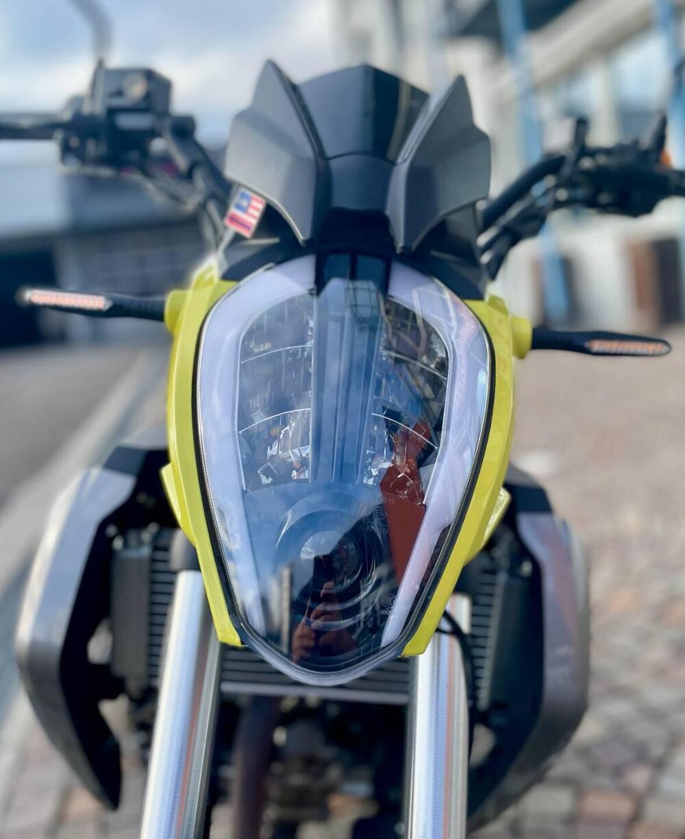 Um Italia Xtreet RS 125 (2023 - 26) (7)