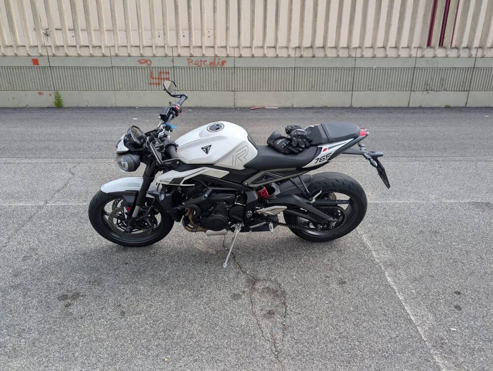 Triumph Street Triple 765 R (2023 - 26) (3)