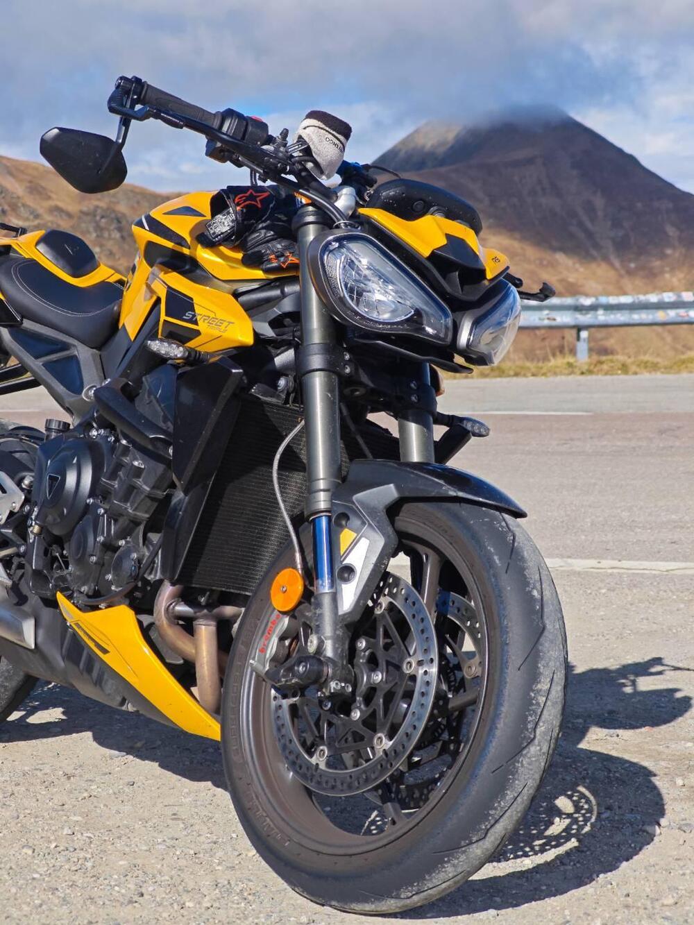 Triumph Street Triple 765 RS (2023 - 26) (15)