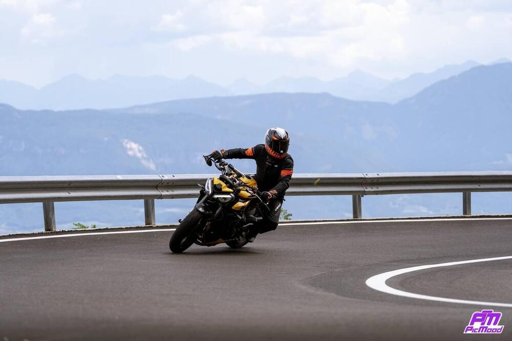 Triumph Street Triple 765 RS (2023 - 26) (18)