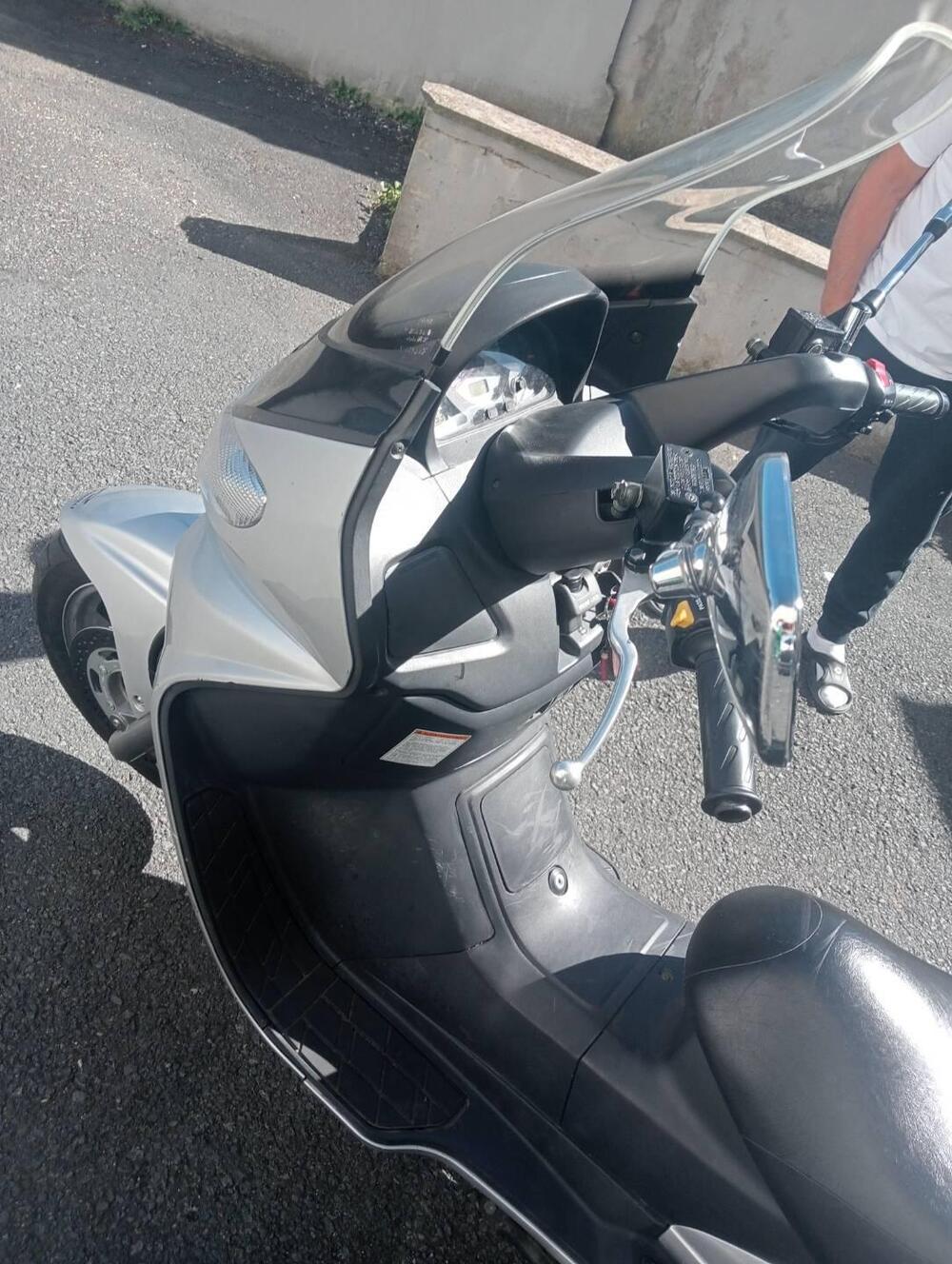 Suzuki Burgman AN 250 (1998 - 01) (19)