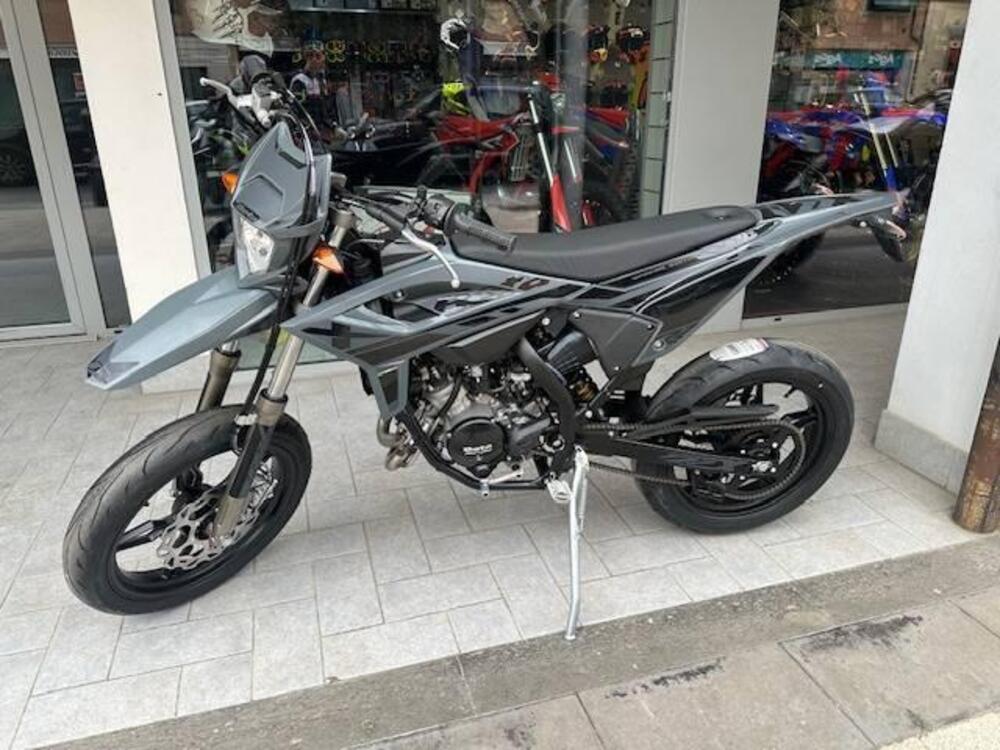 Betamotor RR 50 Motard - X Special Edition (2024 - 26) (2)