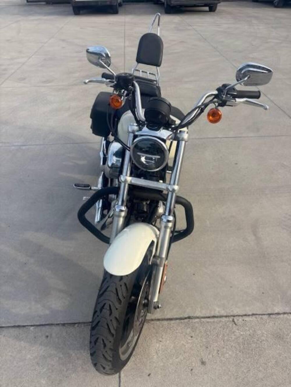 Harley-Davidson 883 SuperLow (2010 - 16) - XL 883L (4)