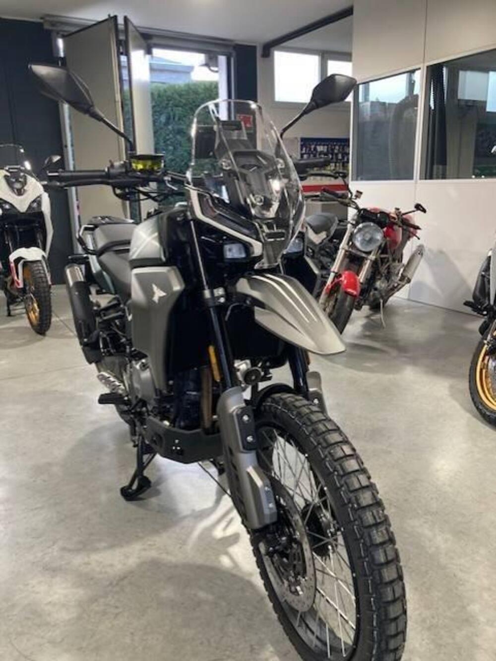 Moto Morini Allthrike 450 (2025 - 26) (3)