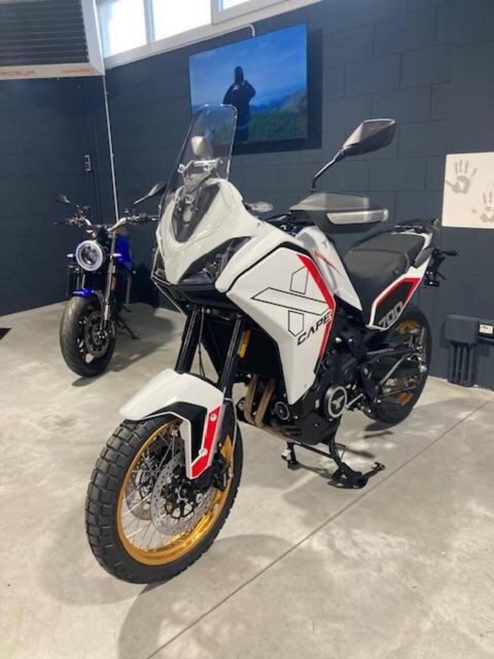 Moto Morini X-Cape 700 Gold Edition (2025 - 26) (4)