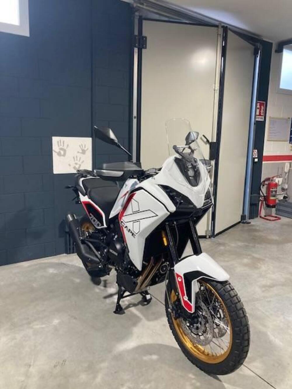 Moto Morini X-Cape 700 Gold Edition (2025 - 26) (5)