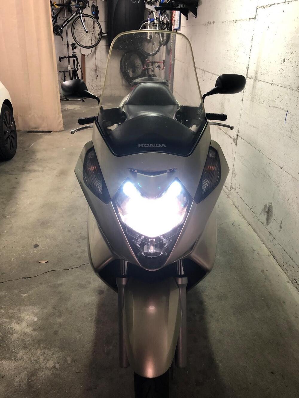 Honda Silver Wing 600 (2001 - 05) (2)