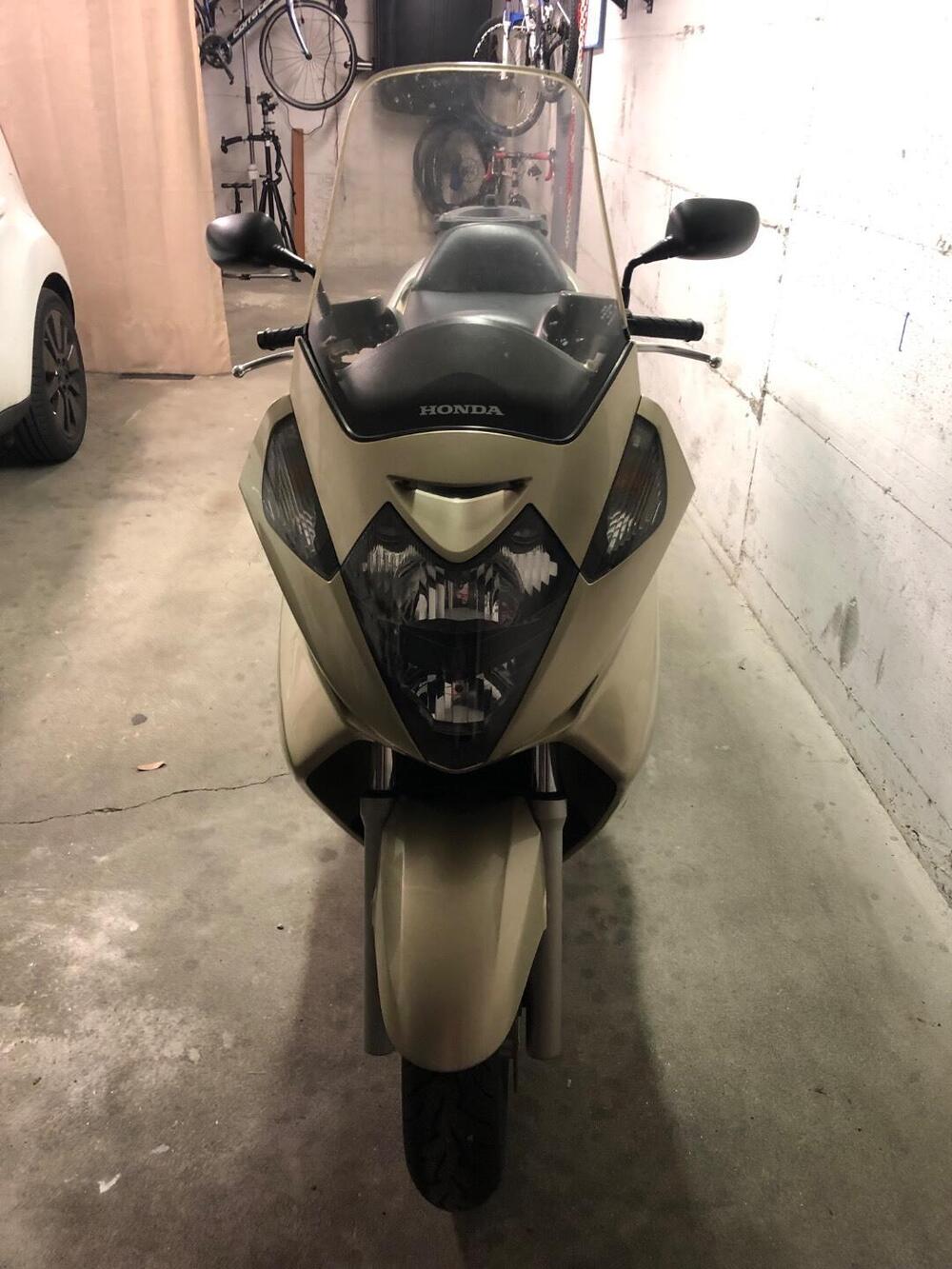 Honda Silver Wing 600 (2001 - 05) (3)