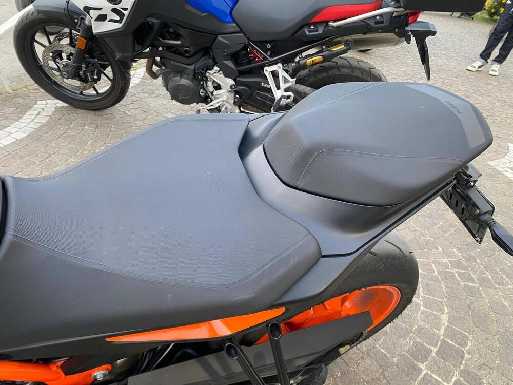 KTM 890 Duke R (2022 - 23) (8)