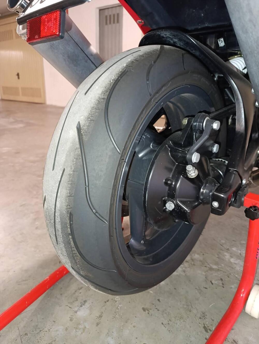 Moto Guzzi V11 Sport Naked (2002 - 05) (9)