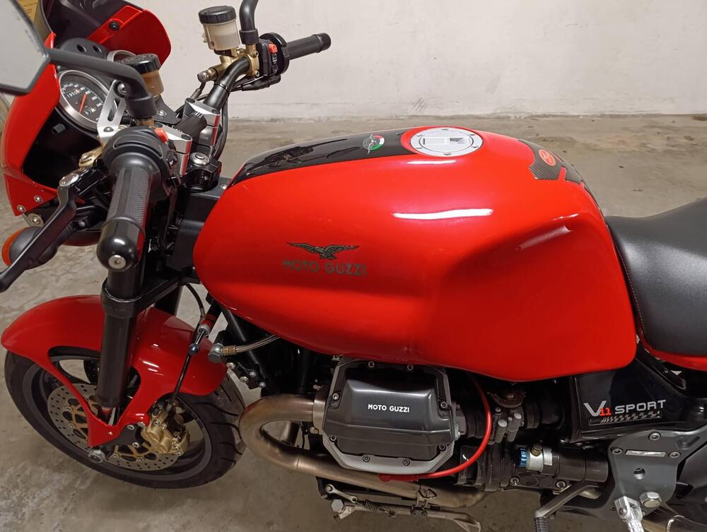 Moto Guzzi V11 Sport Naked (2002 - 05) (12)