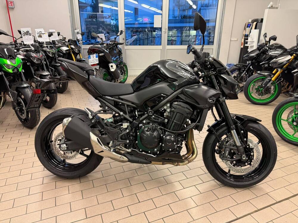 Kawasaki Z 900 (2025 - 26) (3)