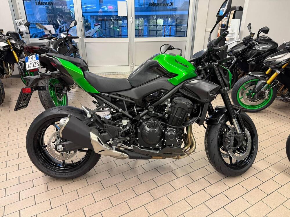 Kawasaki Z 900 (2025 - 26) (4)