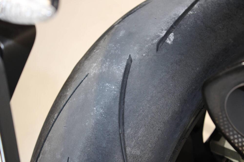 Aprilia RSV4 1100 Factory (2021 - 24) (10)