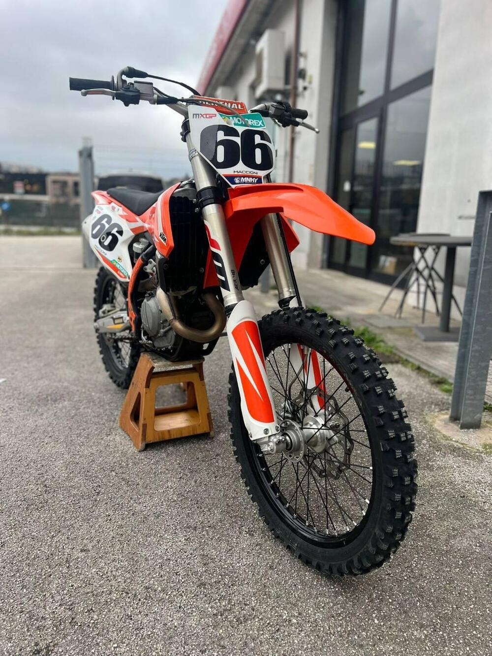 KTM 450 SX-F (2017) (2)