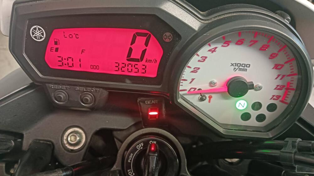 Yamaha FZ8 (2010 - 12) (7)