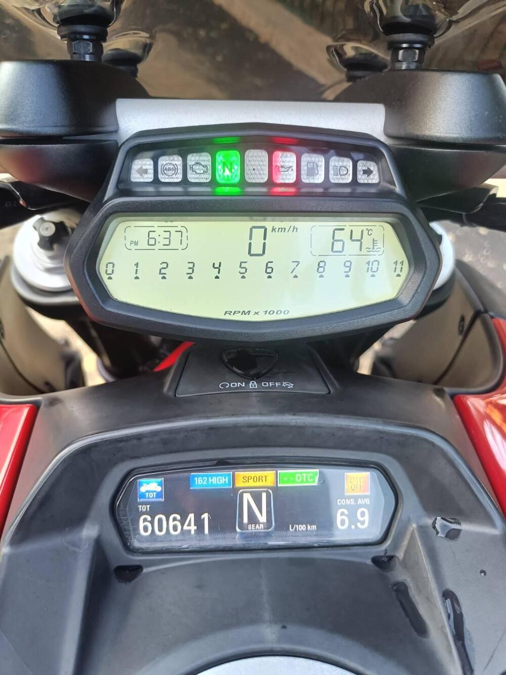 Ducati Diavel 1200 Carbon (2010 - 13) (6)