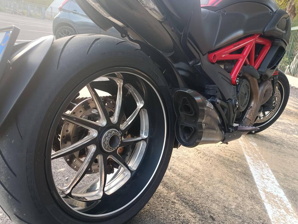 Ducati Diavel 1200 Carbon (2010 - 13) (9)