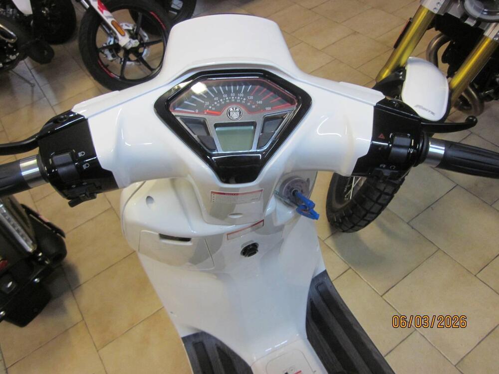 Keeway Motor Sixties 300i (2023 - 25) (2)