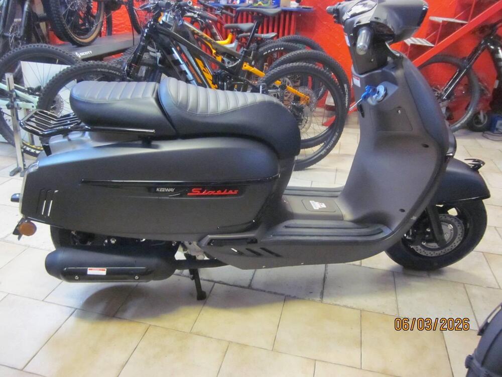 Keeway Motor Sixties 300i (2023 - 25) (6)