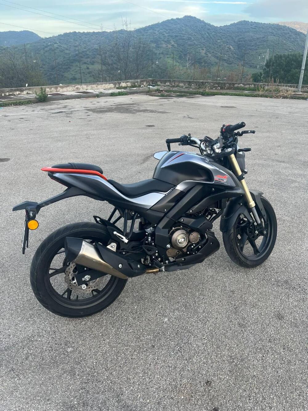 QJ Motor SRK 125 S (2023 - 24) (2)