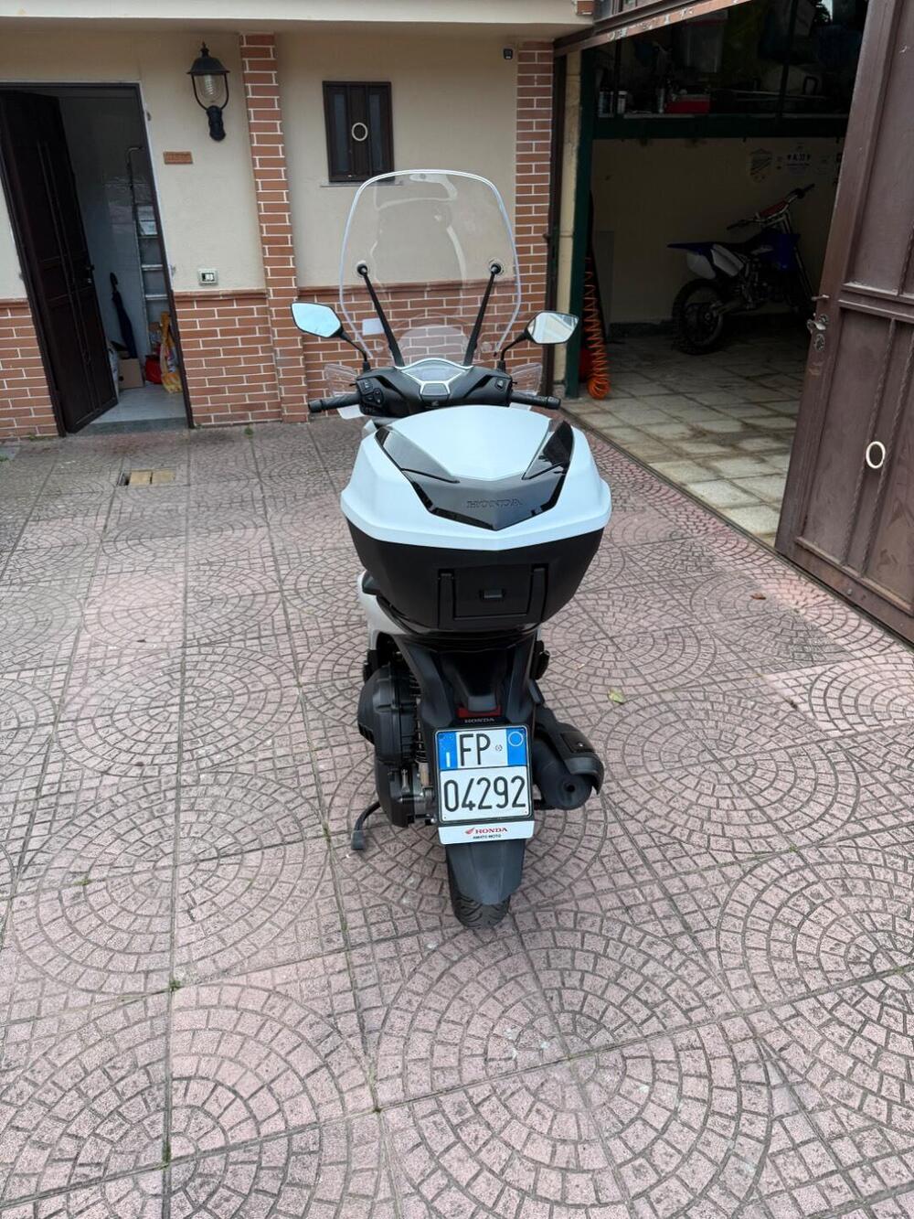 Honda SH 125i Sport (2024 - 25) (4)