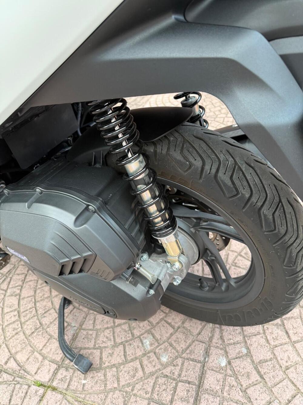 Honda SH 125i Sport (2024 - 25) (9)