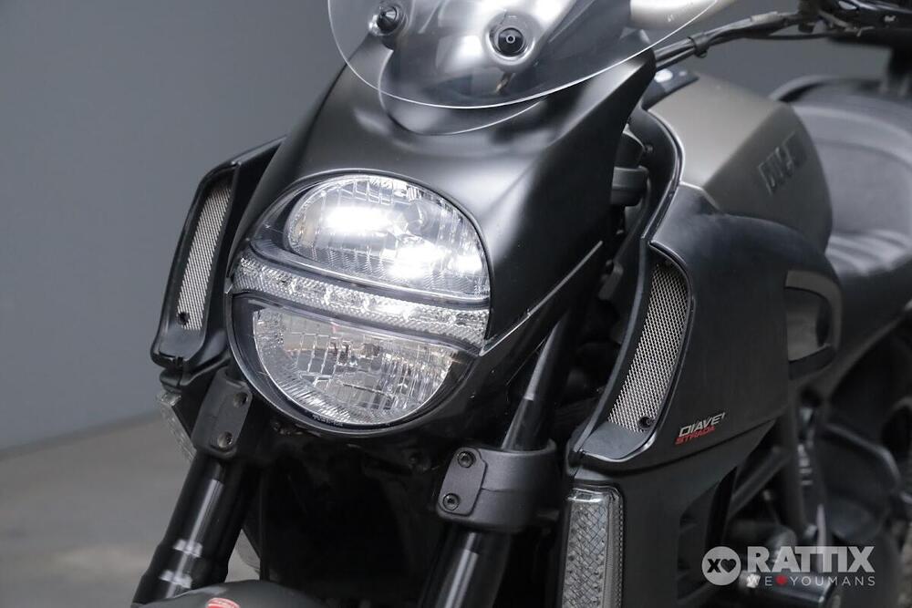 Ducati Diavel 1200 Carbon (2010 - 13) (6)
