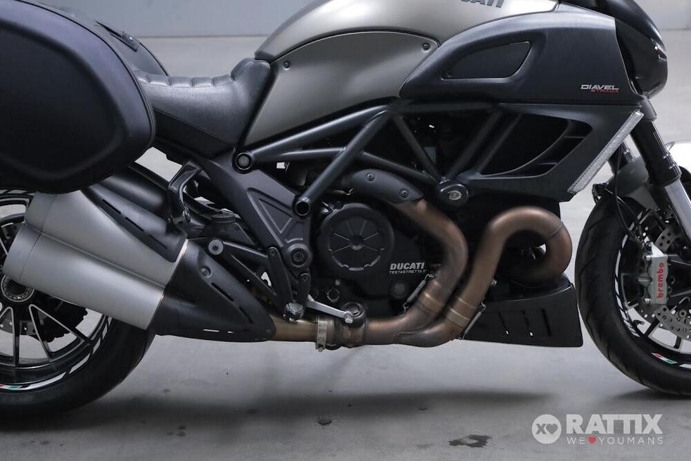 Ducati Diavel 1200 Carbon (2010 - 13) (9)