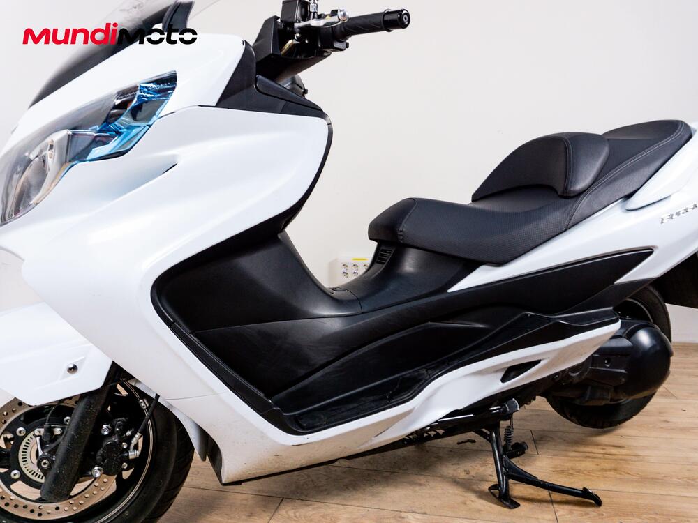 Suzuki Burgman 400 (2022 - 24) (9)