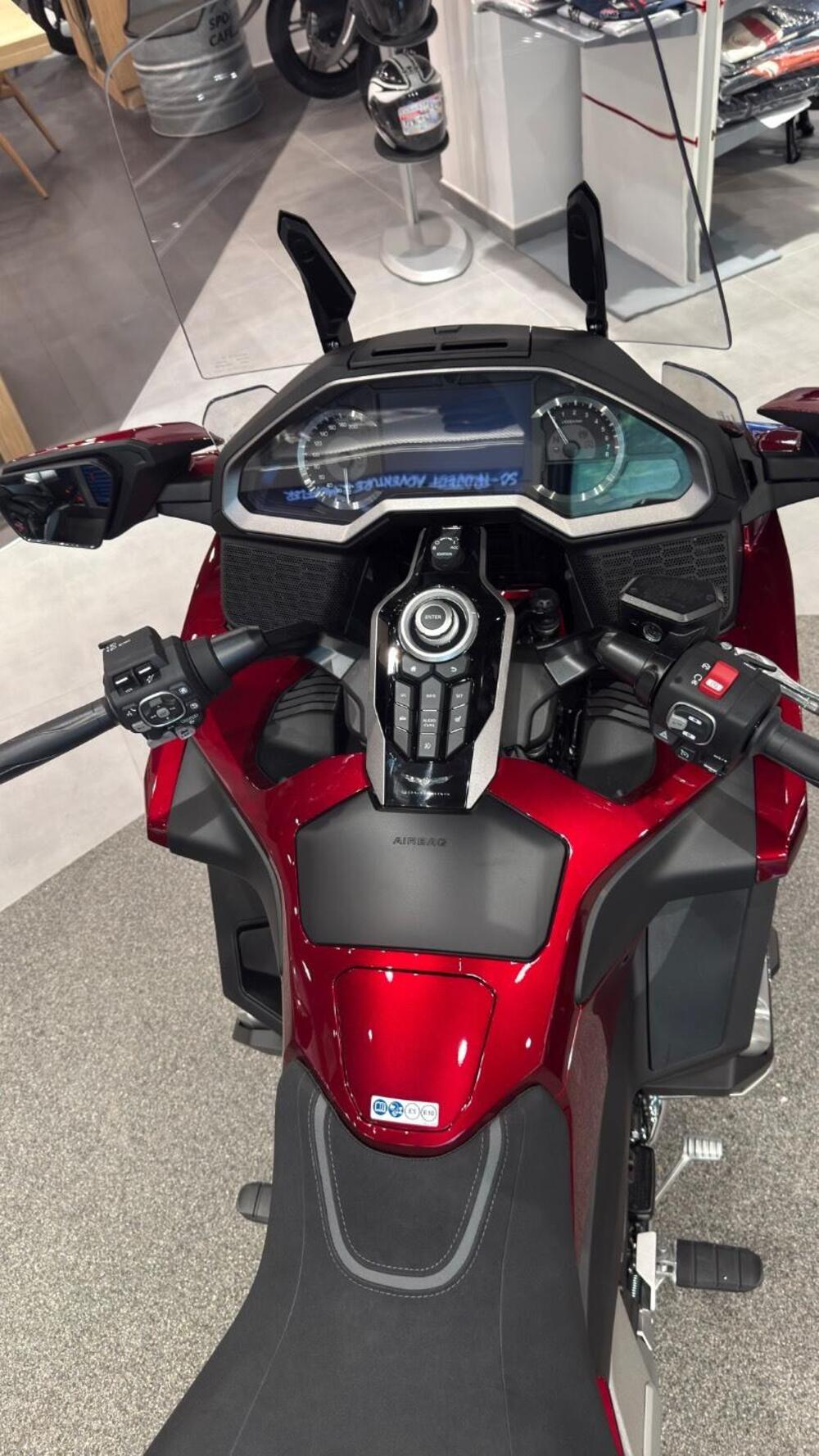 Honda GL 1800 Gold Wing Tour (2025 - 26) (5)