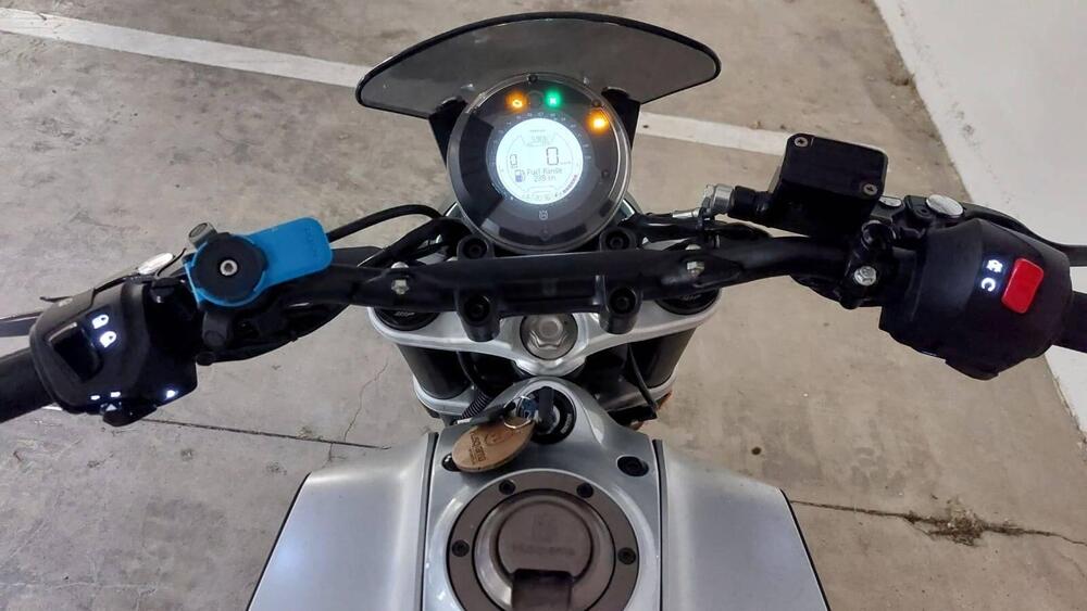 Husqvarna Vitpilen 401 (2021 - 23) (4)