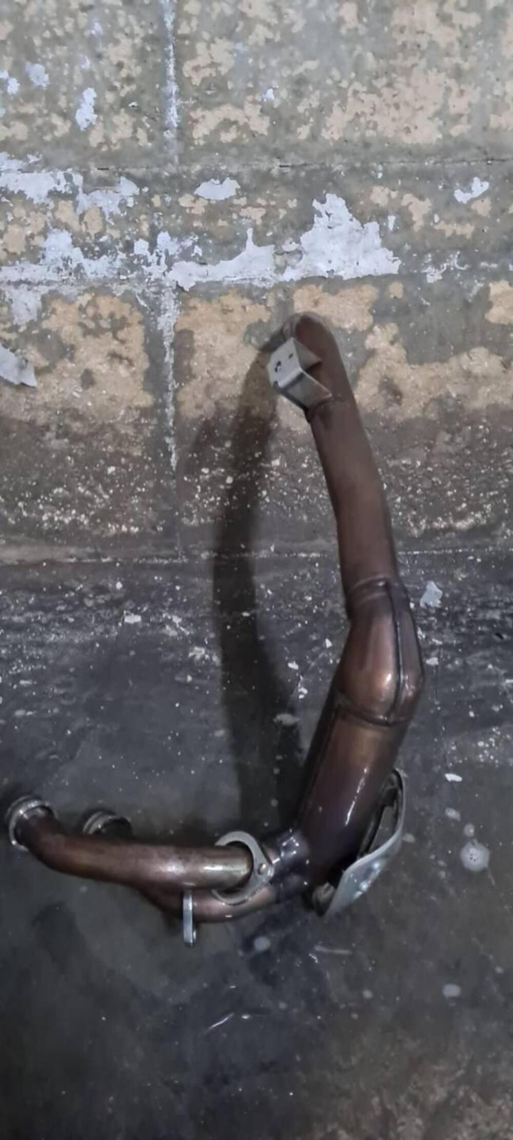 YAMAHA TENERE' 700 T7 2021SCARICO COMPLETO TERMINA (2)