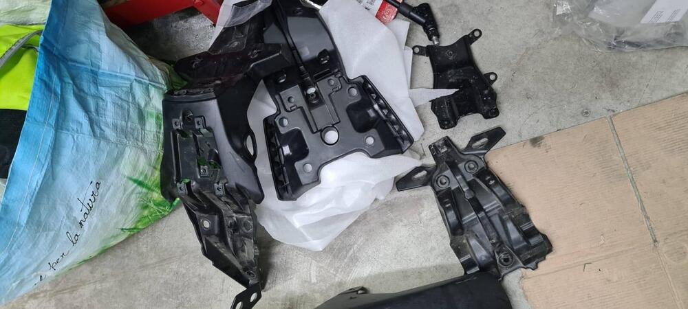 YAMAHA TENERE' 700 T7 2021SCARICO COMPLETO TERMINA (12)