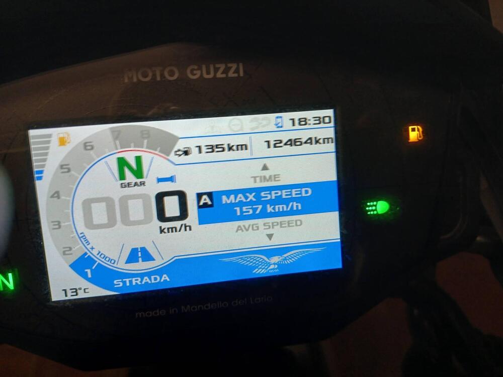 Moto Guzzi V85 TT Travel (2021 - 23) (4)