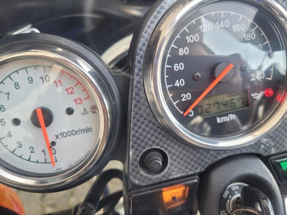 Suzuki SV 650 (1999 - 02) (10)