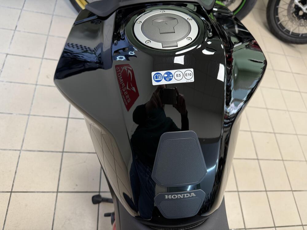 Honda CB 750 Hornet (2023 - 24) (5)